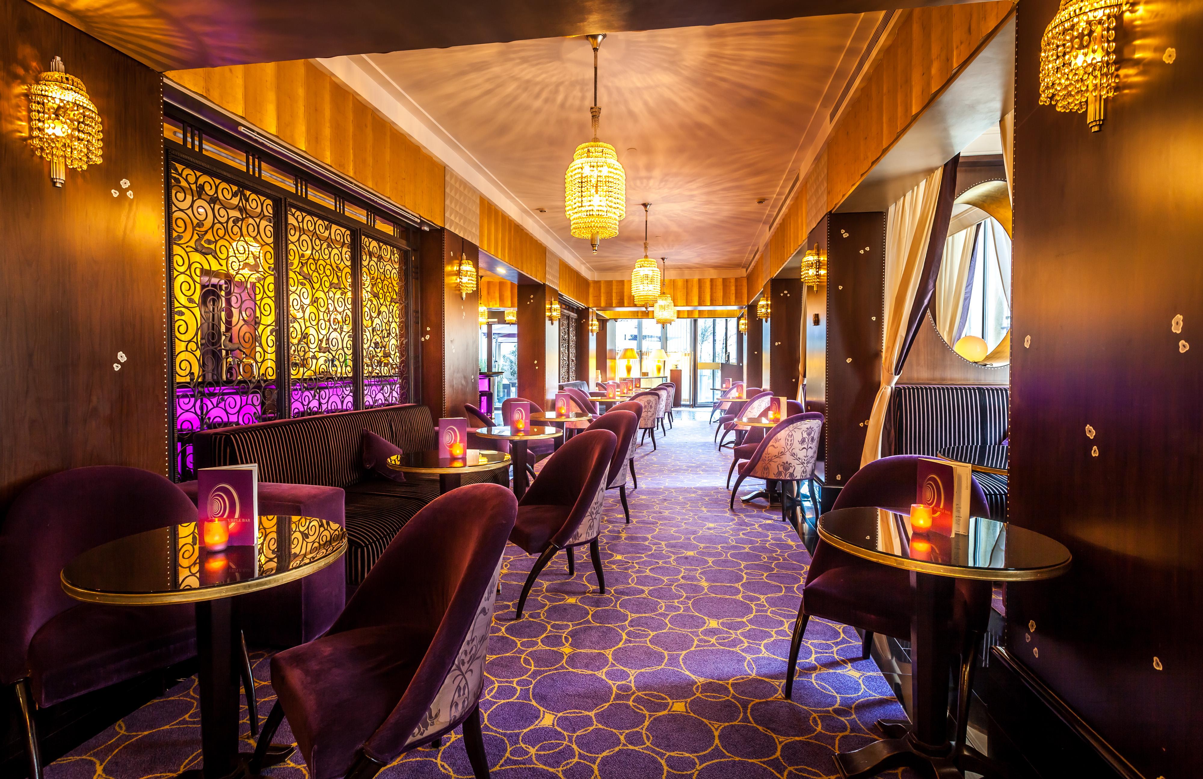 호텔 뒤 컬렉션네어 아크 드 트리옹프 파리 외부 사진 The interior of the restaurant