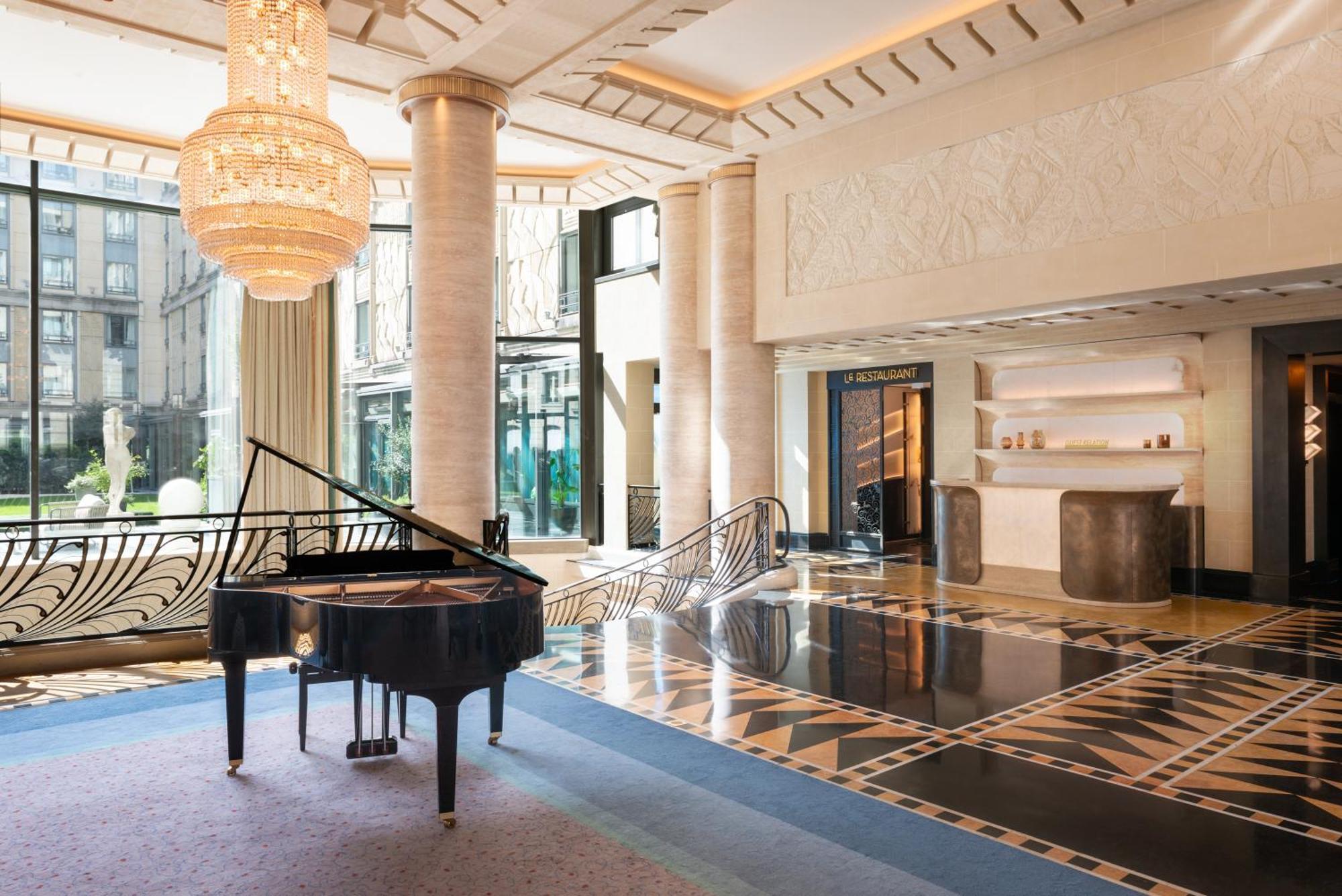 호텔 뒤 컬렉션네어 아크 드 트리옹프 파리 외부 사진 The lobby of the hotel