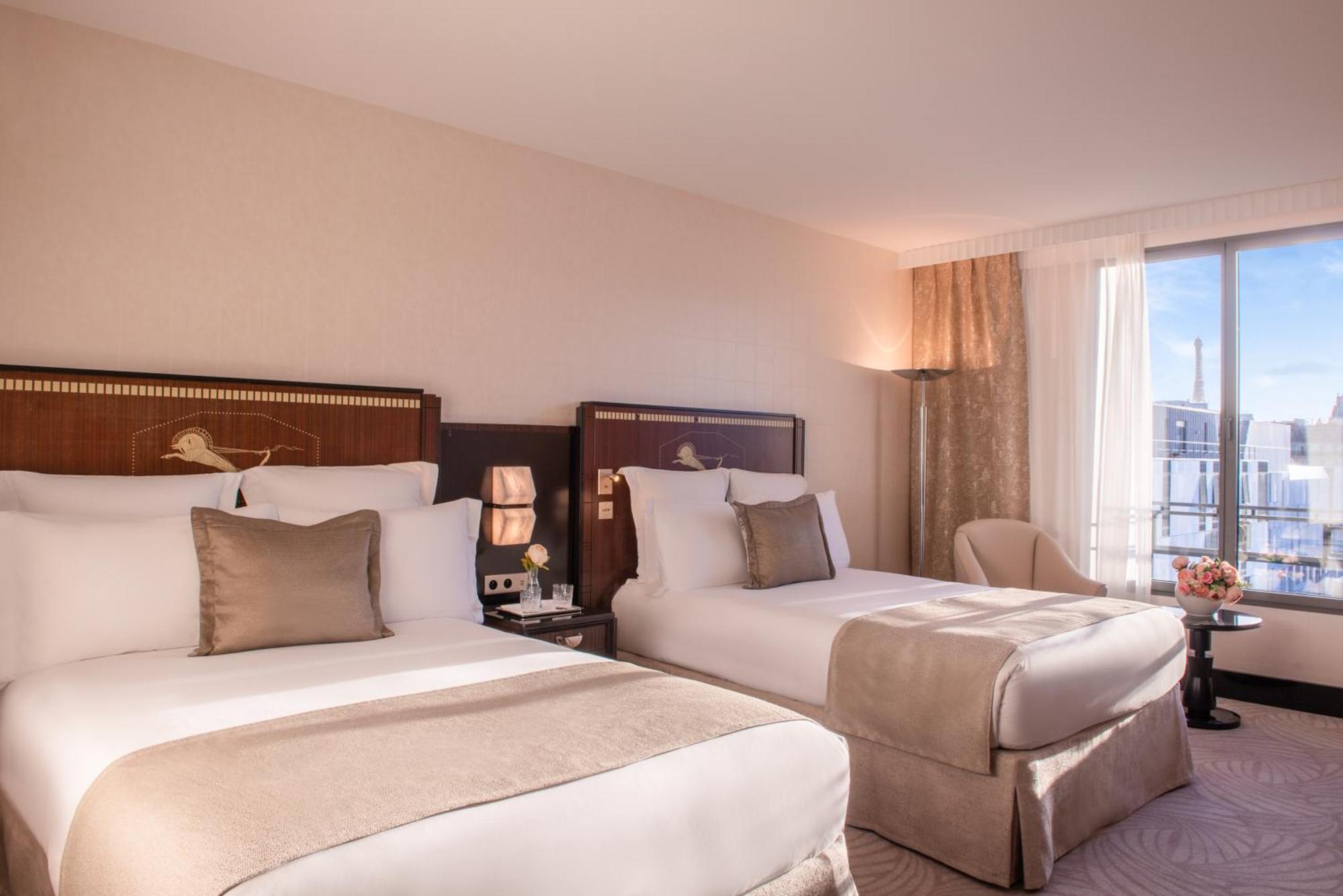 호텔 뒤 컬렉션네어 아크 드 트리옹프 파리 외부 사진 A guest room at the Mandarin Oriental, Dubai