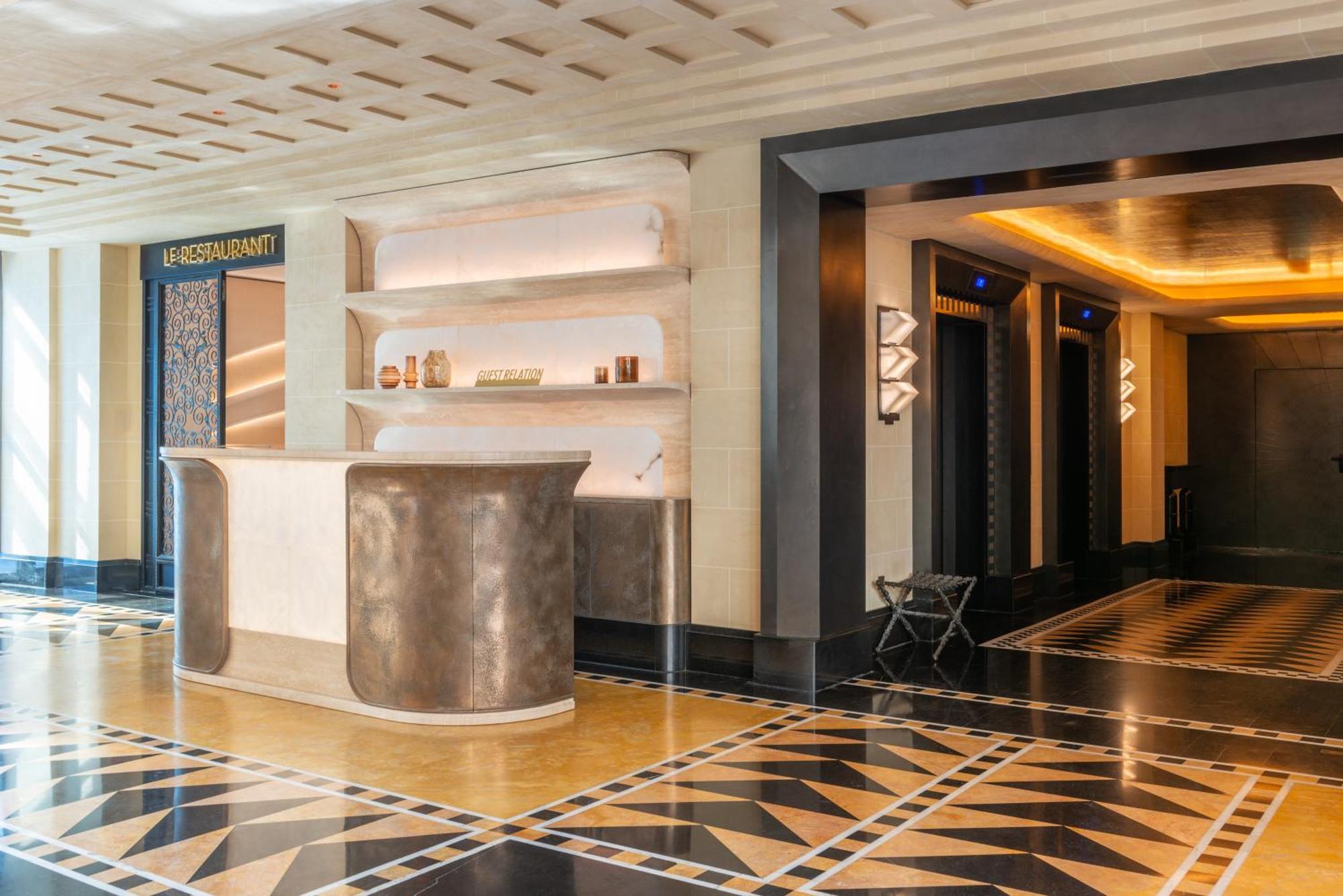 호텔 뒤 컬렉션네어 아크 드 트리옹프 파리 외부 사진 The lobby of the hotel